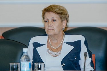 Депутаты готовятся к заседанию ЗС